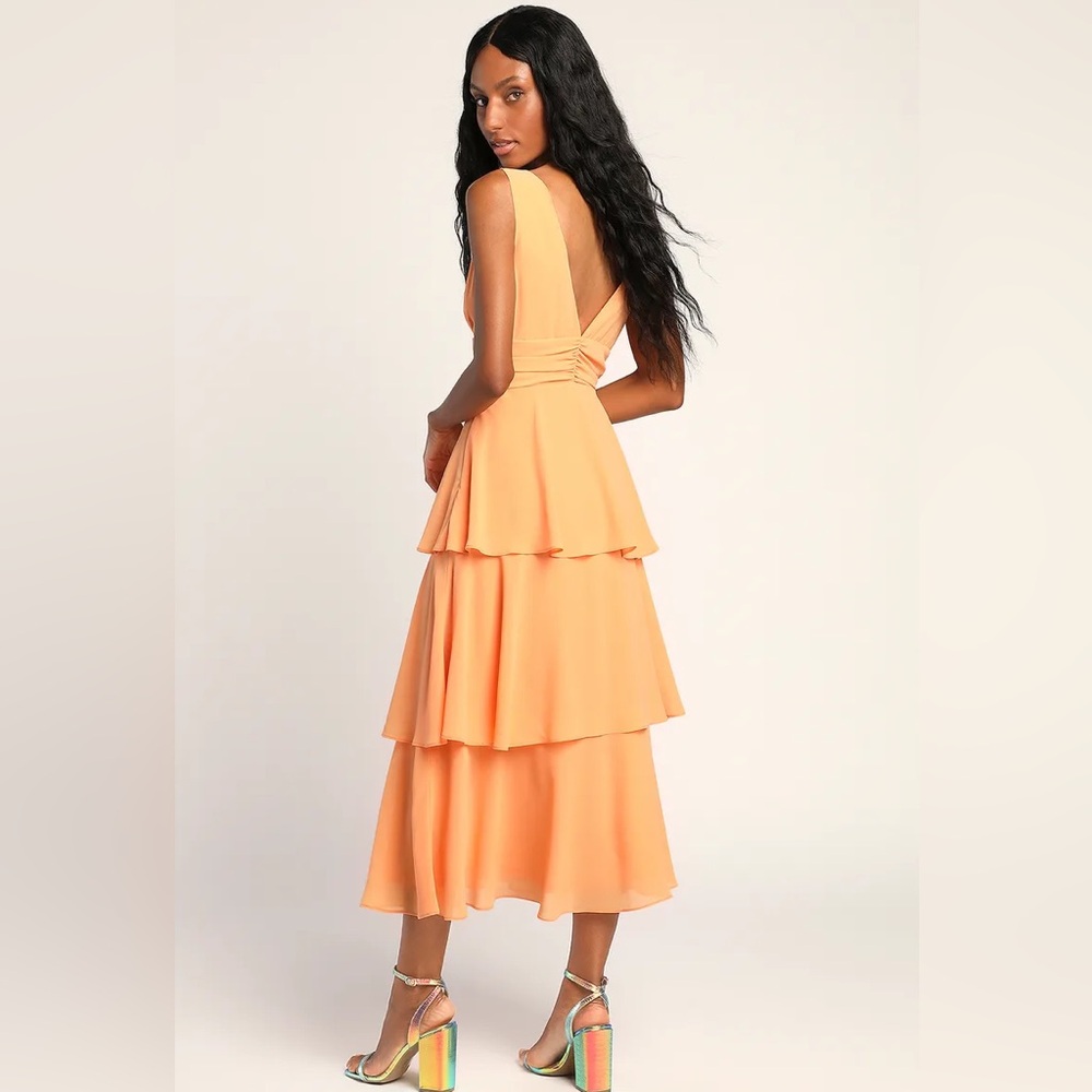 NWOT Lulus Celebration Time Light Orange Sleeveless Tiered Midi Dress Small
